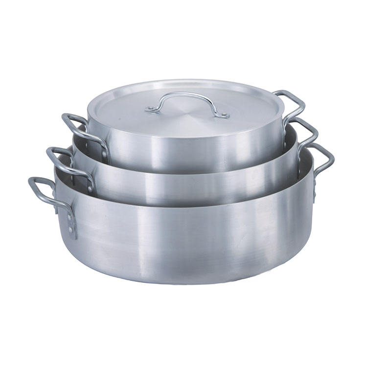 heavy bottomed saucepan