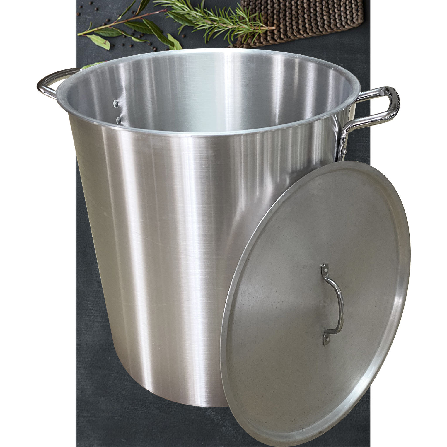 stock pot with spout